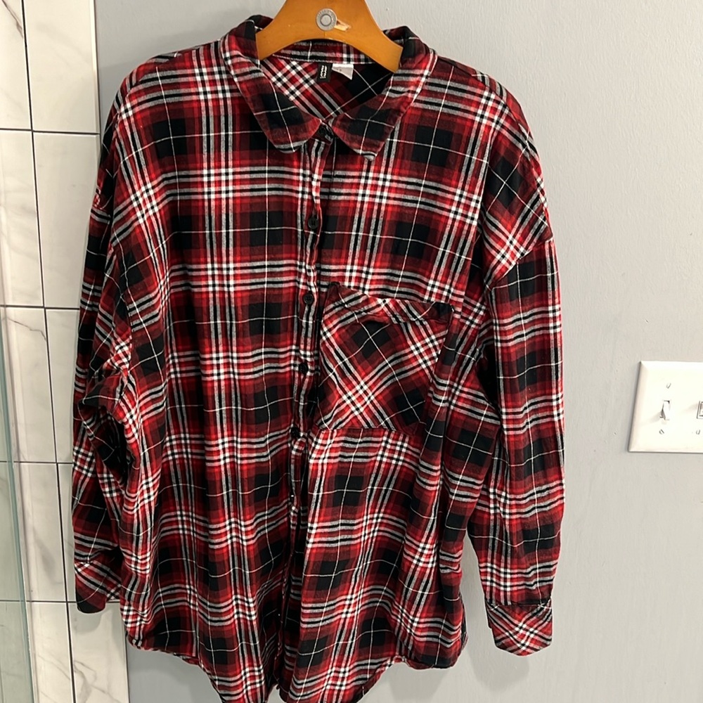H&M Women’s Divided Red Flannel Size XL
